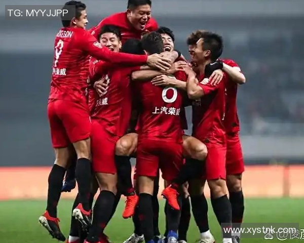 足协杯精彩对决武汉卓尔迎战强敌上港全力争胜展现足球魅力 足协杯精彩对决武汉卓尔迎战强敌上港全力争胜展现足球魅力