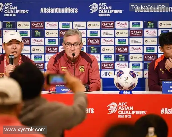 中国足球队迎战伊朗队全力争胜期待精彩对决与历史交锋 中国足球队迎战伊朗队全力争胜期待精彩对决与历史交锋